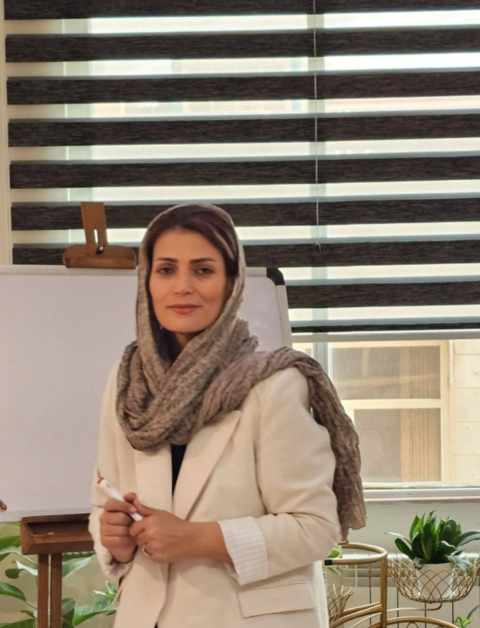 دکتر مژگان شوشتری